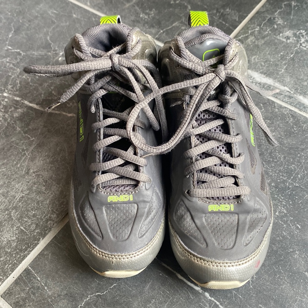 AND1 gray basketball shoes youth 1